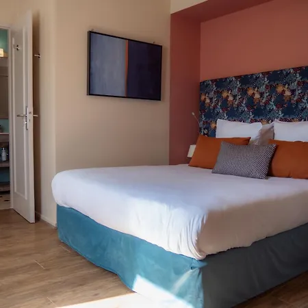 De La Bourse, Gare, Sure Collection By Western 3*