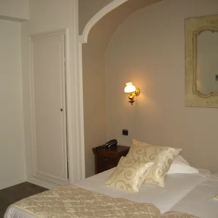 De La Bourse, Gare, Sure Collection By Western 3* 牟罗兹