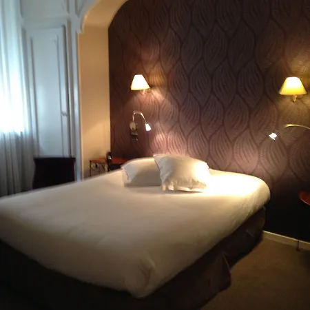 De La Bourse, Gare, Sure Collection By Western 牟罗兹