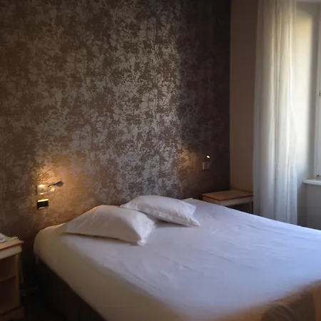Hotel De La Bourse, Gare, Sure Collection By Western 3*