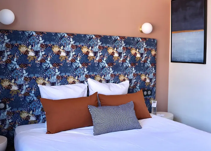 De La Bourse, Gare, Sure Collection By Western Hotel