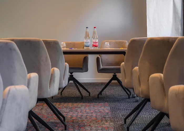 De La Bourse, Gare, Sure Collection By Western 3*