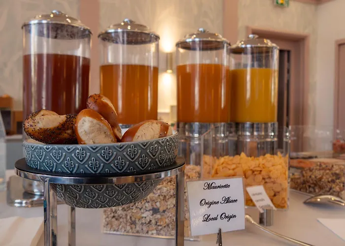 De La Bourse, Gare, Sure Collection By Western