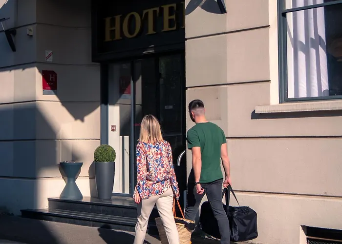 De La Bourse, Gare, Sure Collection By Western Hotel
