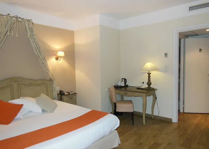 De La Bourse, Gare, Sure Collection By Western Hotel