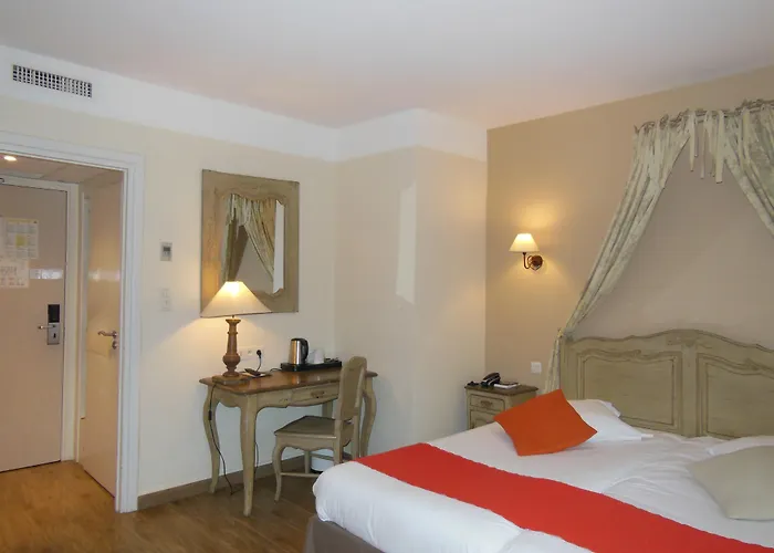 De La Bourse, Gare, Sure Collection By Western