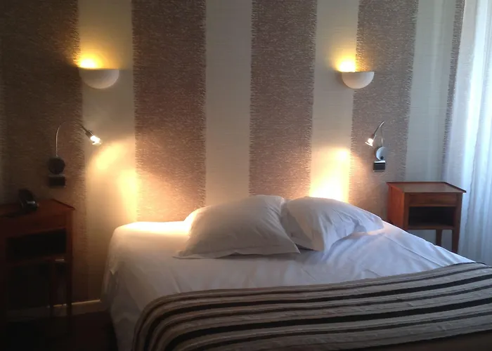 De La Bourse, Gare, Sure Collection By Western